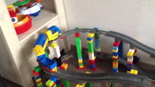 Mika's Duplo trein 4 verdiepingen