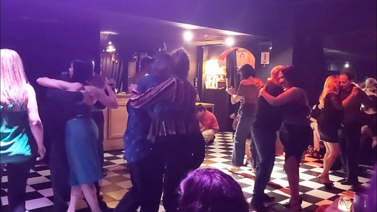 Tanda de la Orquesta Típica Víctor Instrumental. TDJ Aldo Orrego en la Milonga "RECUERDO" de Ushuaia