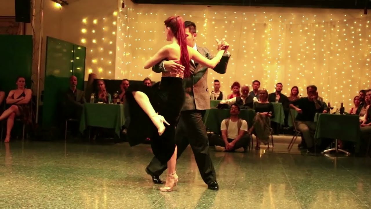 Victoria Olivella y Agustín Rojas - Traje de novia - Enrique Rodríguez