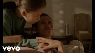 Lirik Lagu Harus Terpisah - Eltasya: Kau Coba tuk Hentikan Mimpi Memang Kita Takkan Menyatu