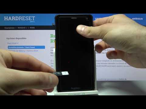 Cómo poner tarjeta SIM y tarjeta de memoria en RUGGEAR RG655 - colocar y sacar chip