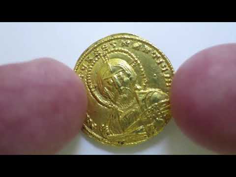 945-959 Gold solidus of Constantine VII