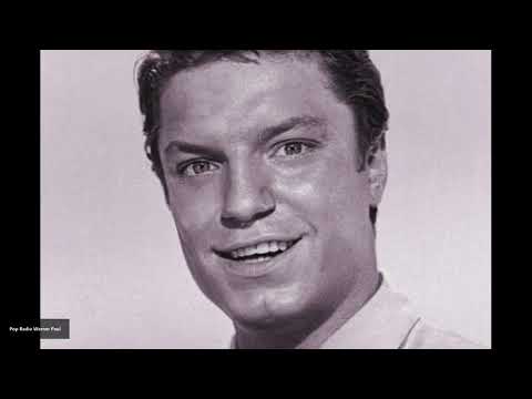 Guy Mitchell - She Wears Red Feathers (1953)