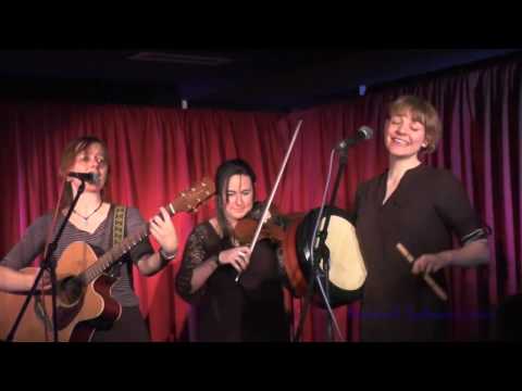 The Lasses mit "Old cook pot"; Live-Konzert; Maximal in Rodgau