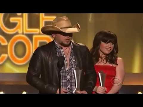 Kelly Clarkson and Jason Aldean Win Single Record of the Year at the ACM Awards 2012