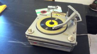 Carl Perkins - Let the jukebox keep on playing