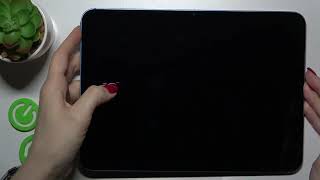 How to Switch On the iPad 10th Generation (2022) - Power On