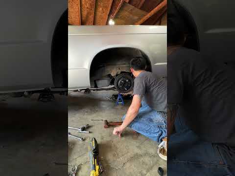 S10 finally gets Ford 8.8 rear end installed!!! #s10 #minitruck #chevy #chevrolet #truck #v8 #hotrod