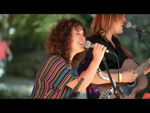 Handmade Moments, "Policia". Live from Reevestock Music Festival 2022.