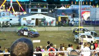 preview picture of video 'Marshfield Fair Demolition Derby August 19, 2011'