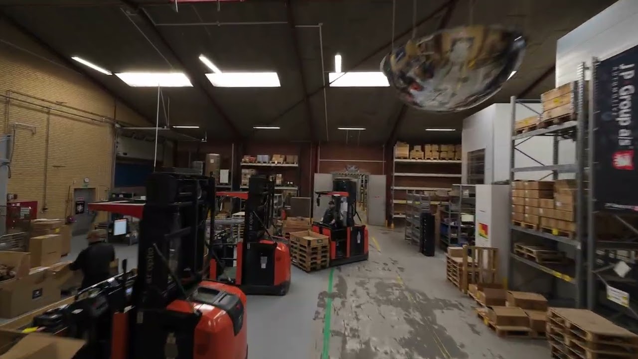 FPV-gennemflyvning af produktion og lager mm.