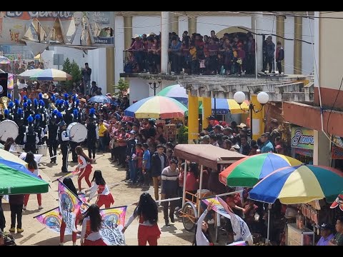 Desfile en Santiago Chimaltenango en su feria titular