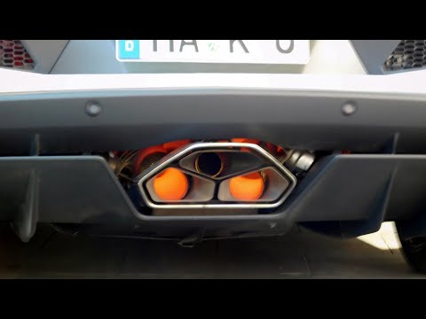 Lamborghini Aventador S LP740-4