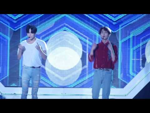 161015 M super concert SHINee Feel Good  onew taemin focus
