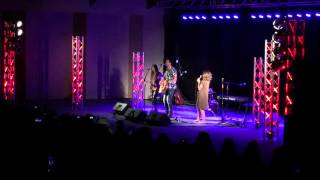Bethany Joy Lenz, Tyler Hilton and Kate Voegele -- "When the Stars Go Blue"