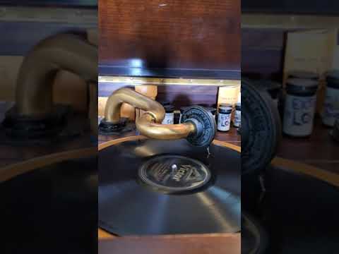 Monte Cristo, Jr. (Medley foxtrot) - Van Eps Trio  Victor Records #18556 1919