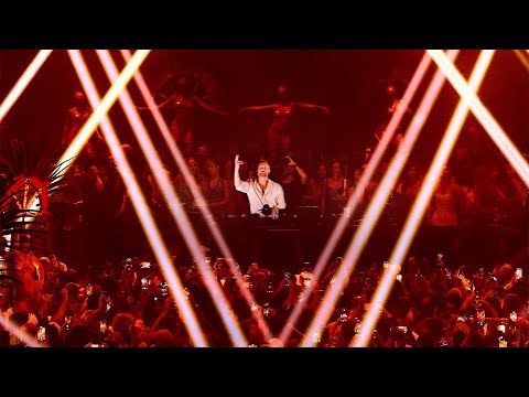 David Guetta drops "Call On Me" (first time in 20 Yrs!) LIVE Galactic Circus Live From [UNVRS] Ibiza