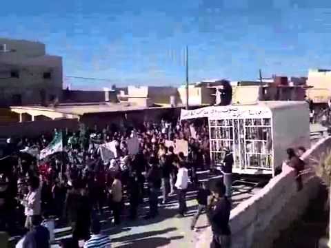 مظاهرة حاشدة في بلدة بيانون في ريف حلب الشمالي في جمعة "الجيش الحر يحميني"