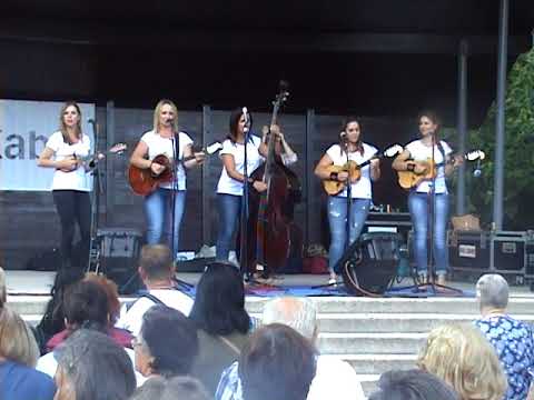 CURE IZ CENTRA KRAJ JEZERA JEDNA KUĆA MALA