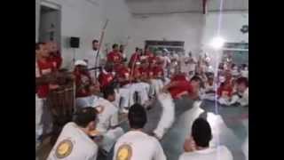 preview picture of video 'Capoeira Senzala - Encontro Internacional de Capoeira. Ubá MG.(international poultry)_10'
