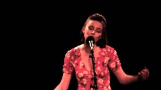 Hommage à Barbara - Angelina Wismes - Reprend "Le temps du lilas"