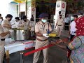 India Lockdown Cooked Food Served To Needy At Howrah Station By Railway Officials
