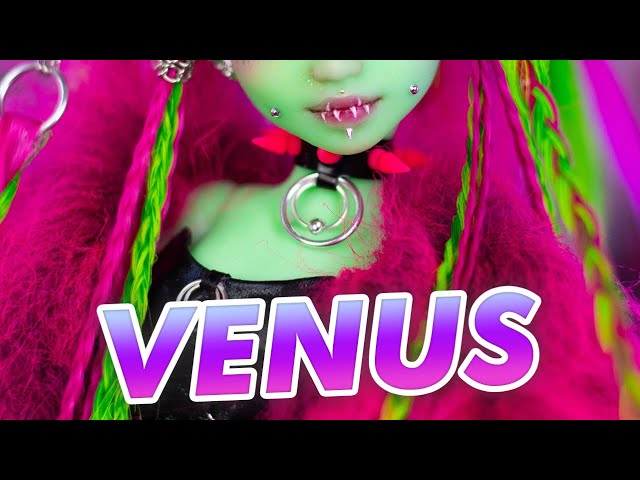 Vídeo relacionado con Monster High Minis Getting Ghostly Draculaura, a Circus Ghouls Venus McFlytrap and an Original Ghouls Toralei Figures, 3 Pack