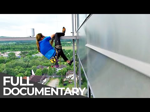 World's Fastest Marksman, Child Cage Fighters & High Façade Climber