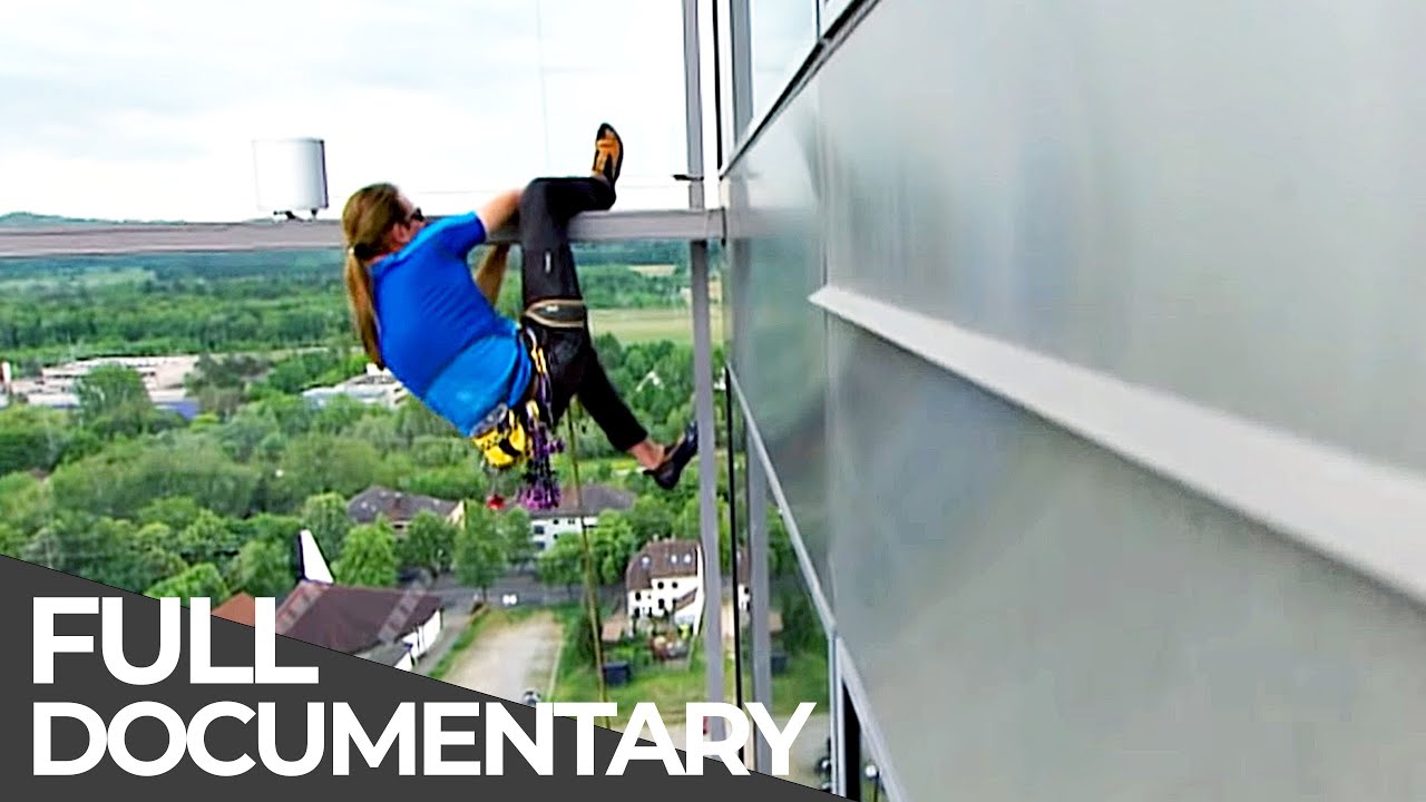 World's Fastest Marksman, Child Cage Fighters & High Façade Climber