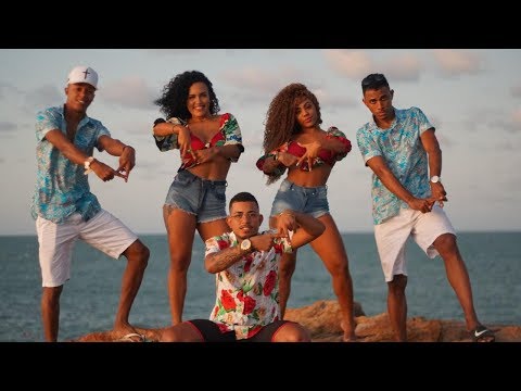 MC ABALO FEAT MC BRISOLA - CAI COM A BUNDA NO CHÃO - CLIPE OFICIAL