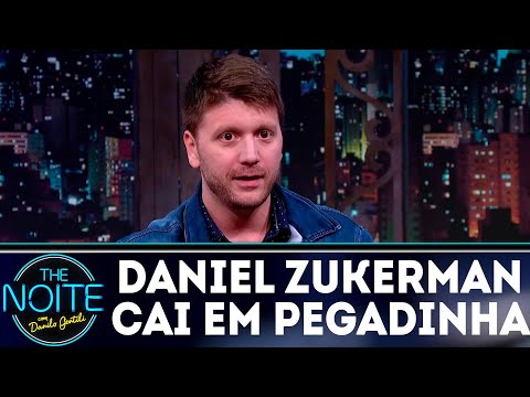 Daniel Zukerman passa trote, mas cai em pegadinha | The Noite (30/08/18)