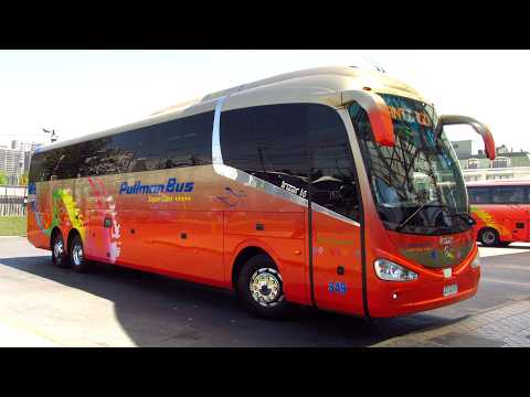 Viajando en un bus elegante de Santiago a Viña del Mar en Chile