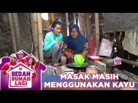 Istri Pak Hariyanto Masak Menggunakan Kayu Bakar - Bedah Rumah Lagi