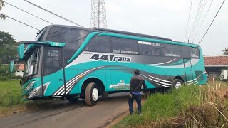 Download lagu Momen langka yang jarang ditemukan || Beberapa bus lagi asik Oleng || 44 Trans || Konvoi 11 Bus mp3