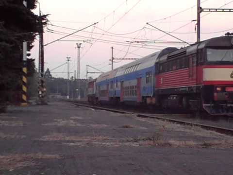 749.039 na čele os.9062 a 749.107 + 749.121 na čele os.9064 - sestřih -  6.10.2013