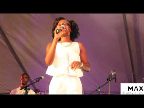 Romancia Kingston singing "The Anthem" @ Plug-in The Joy Edition part 2