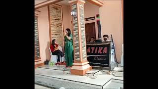 Download lagu Ujan Sekhani Vocal, Nita Cipta, l komar mp3 Download lagu Ujan Sekhani Vocal, Nita Cipta, l komar mp3