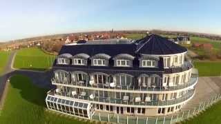 preview picture of video 'Upstalsboom Hotel Deichgraf Wremen Luftaufnahme 11/2013 per FPV'