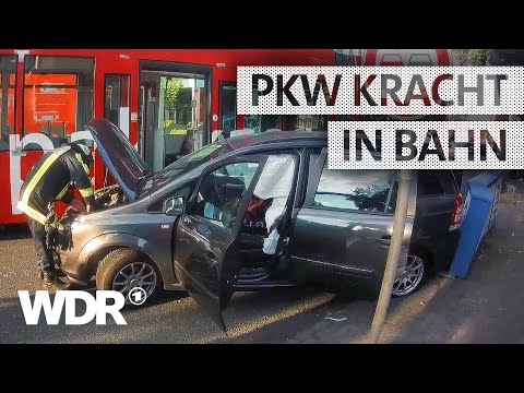 Verkehrsunfall: Straßenbahn erwischt Auto | S03/E07 | Feuer & Flamme | WDR