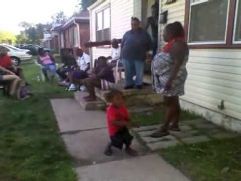 Lil Quaz do the Daddystroke