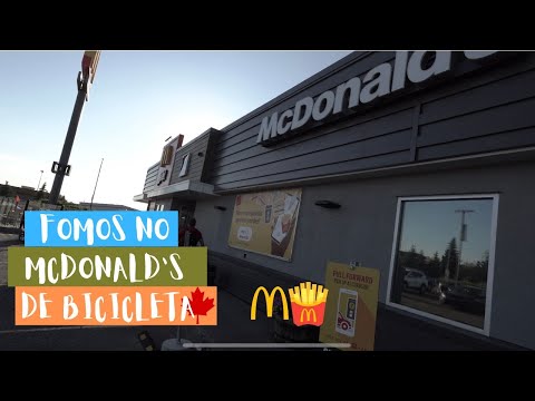 FOMOS DE BICICLETA NO MCDONALD'S NO CANADA