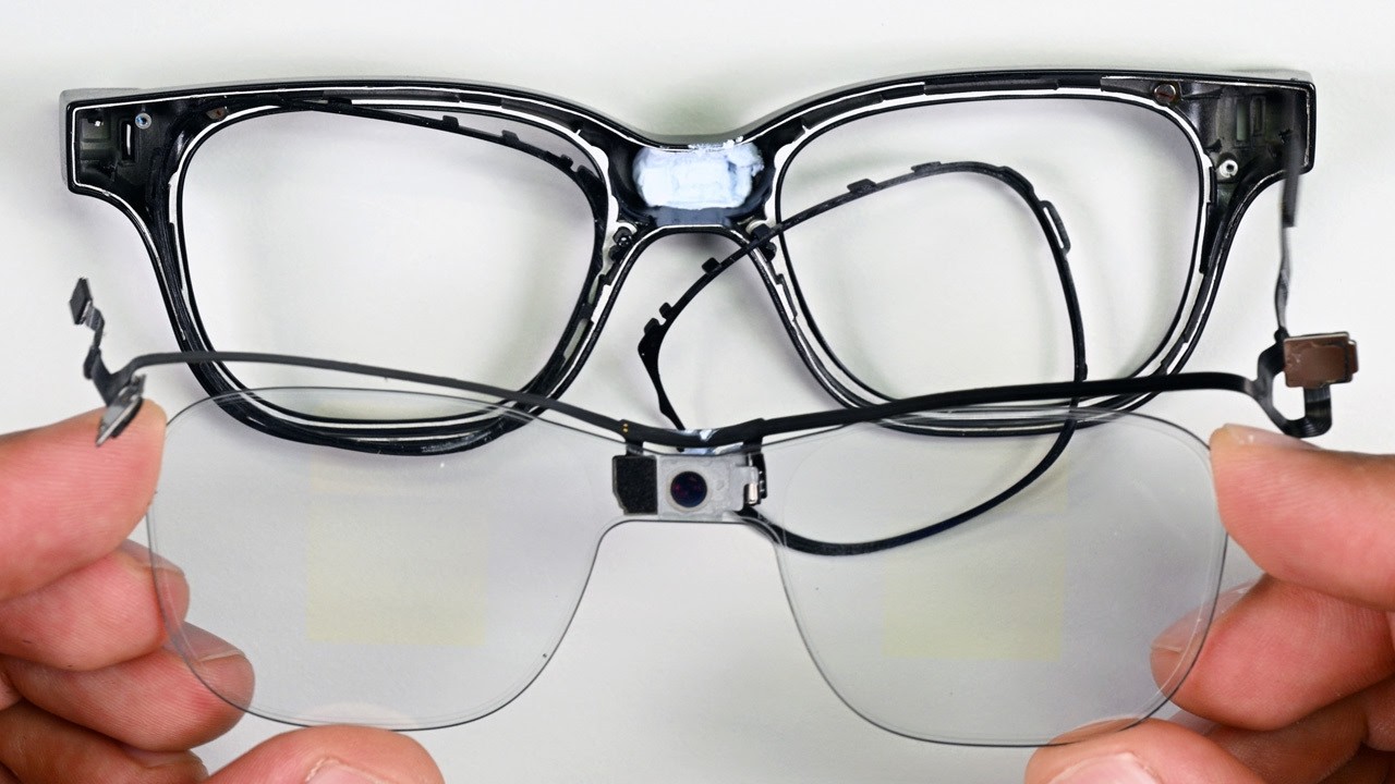 These Smart Glasses Prove Replaceable Batteries Are Possible