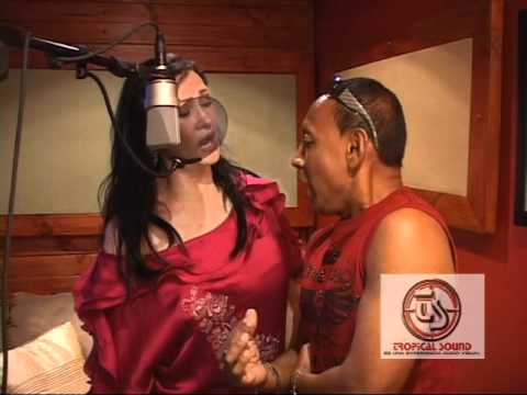 KAROOL & JUAN DIEGO DE COLOMBIA POR TI LLORANDO