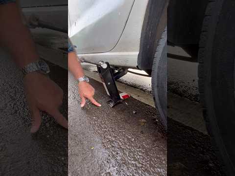 Proper Way To Use Volkswagen Vento Jack #automobile #car
