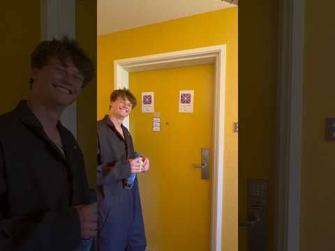 Free of charge😉 #roomservice