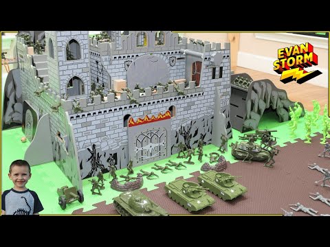 ???? PLAY at HOME Castle Defense with Green Plastic Army Men VS Exosaur Gray Army and Hunters