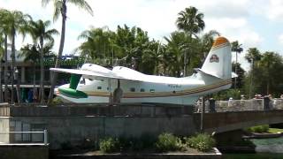 Margaritaville &amp; Lone Palm Airport Bar at Universal CityWalk with Jimmy Buffett&#39;s Sea Plane