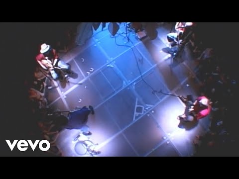 Videoclip de Pour un flirt avec la crise (Live) — Tryo