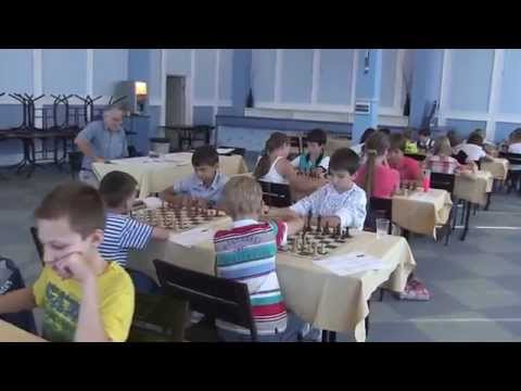 01 Makoveev Round 03 AkvaLoo 2013 september Chess tournament