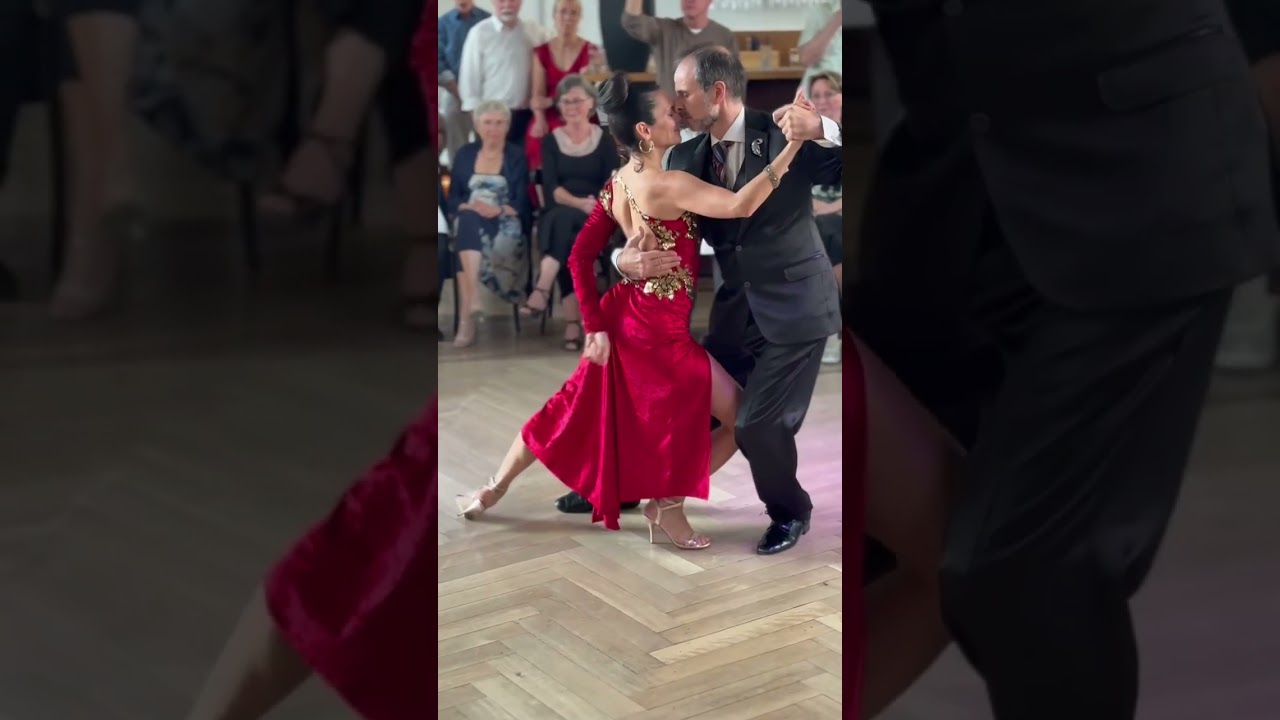 Video thumbnail for Damián Esell y Noelia Soldera improvisan sobre el tango: “Mi Refugio “